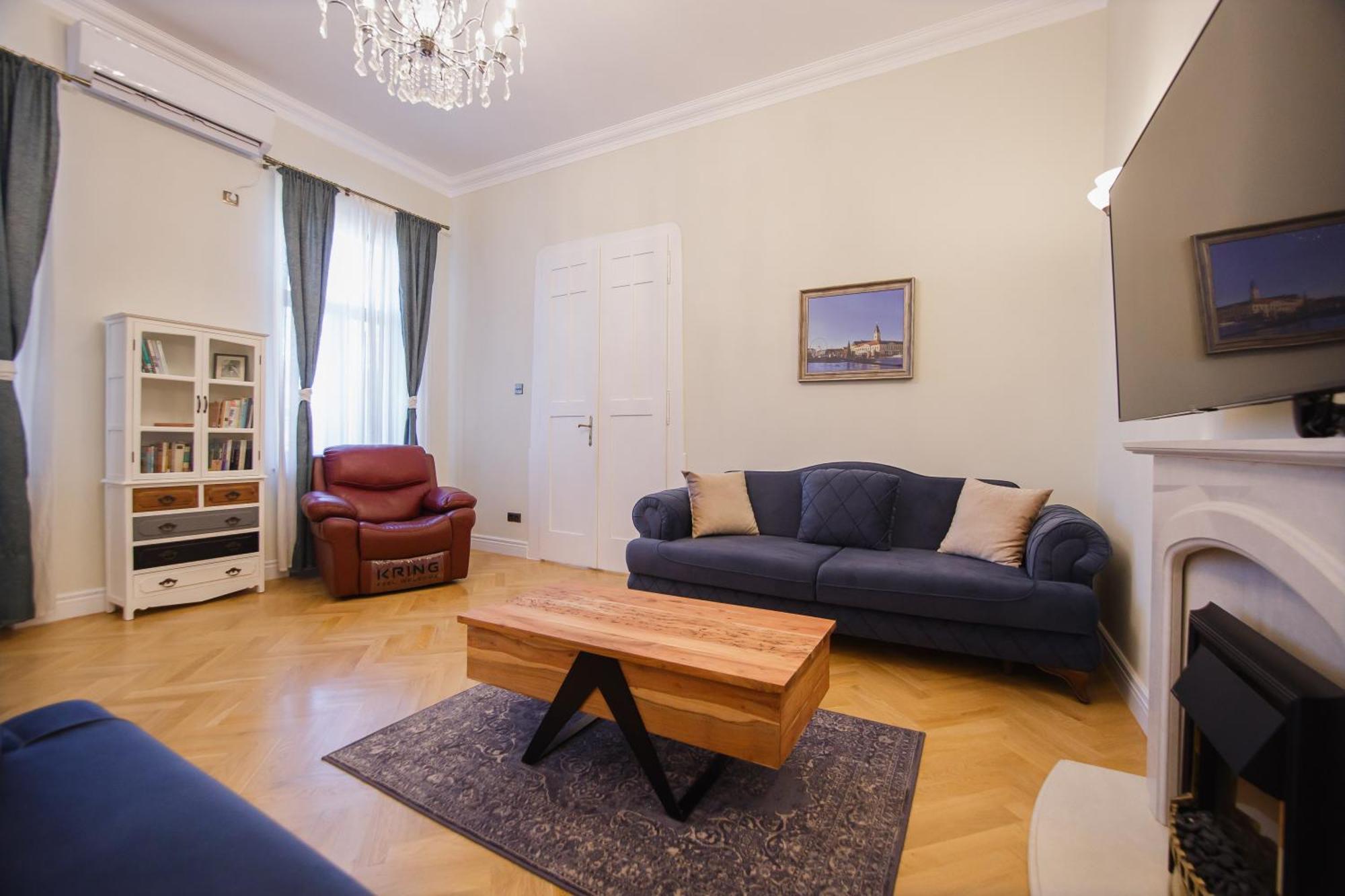 Ferienwohnung Retro Vibes Near Piata Unirii Oradea Exterior foto