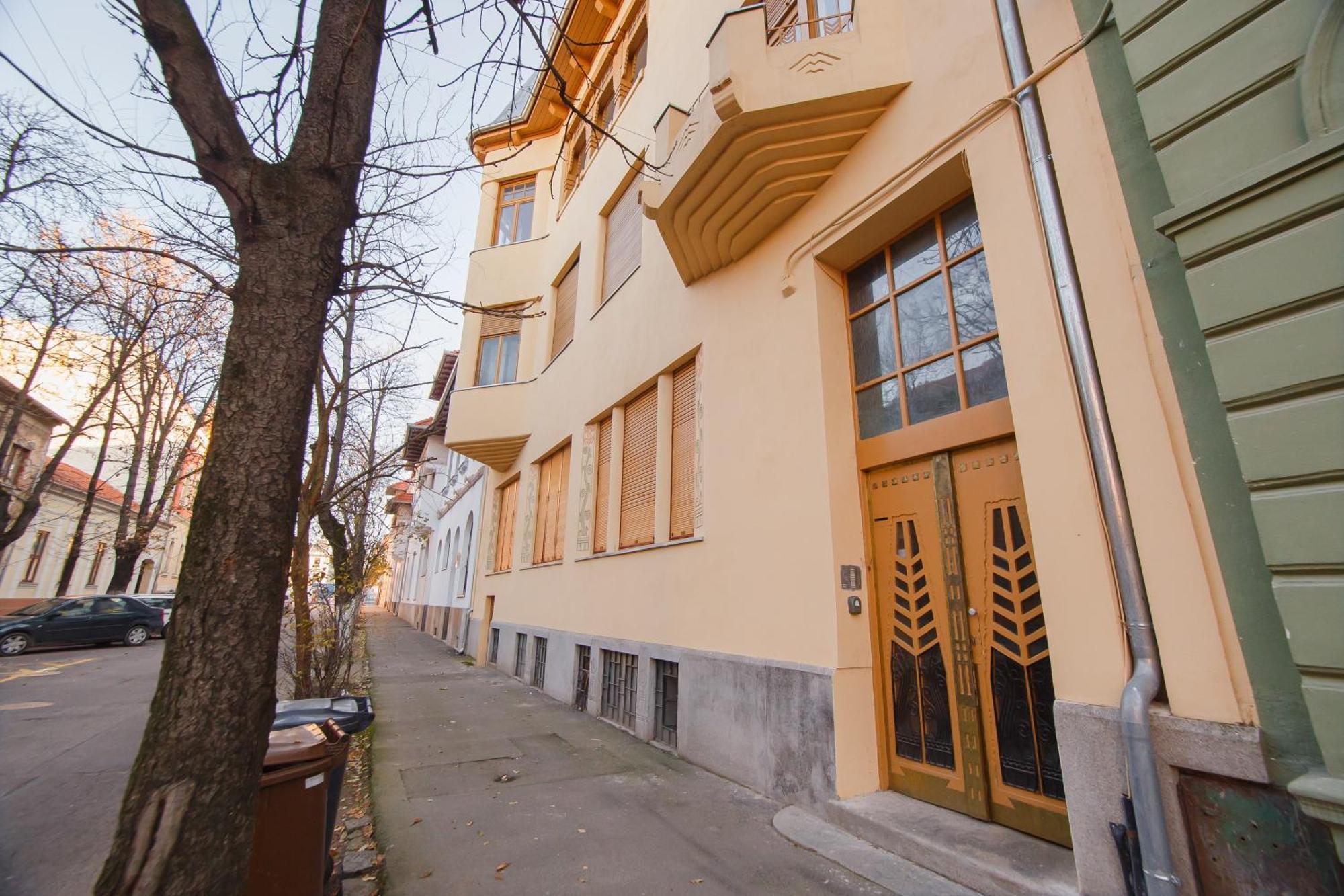 Ferienwohnung Retro Vibes Near Piata Unirii Oradea Exterior foto