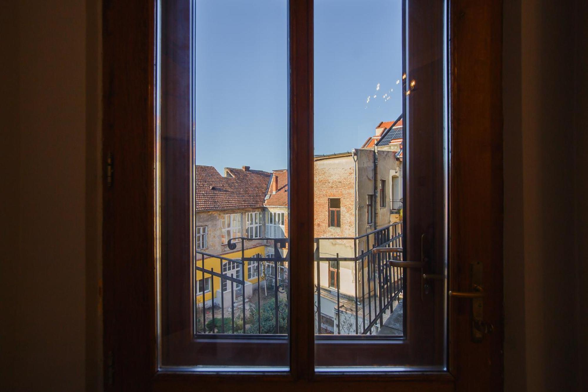 Ferienwohnung Retro Vibes Near Piata Unirii Oradea Exterior foto